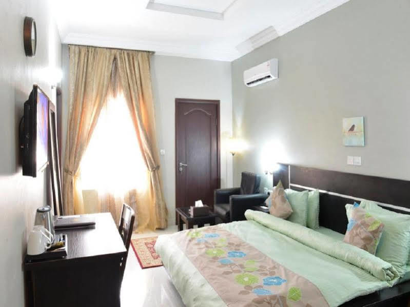 Sheer Luxury Apartments And Suites Αμπούζα Εξωτερικό φωτογραφία