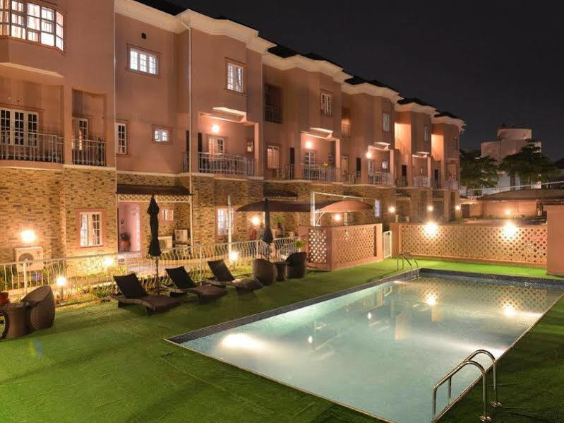 Sheer Luxury Apartments And Suites Αμπούζα Εξωτερικό φωτογραφία
