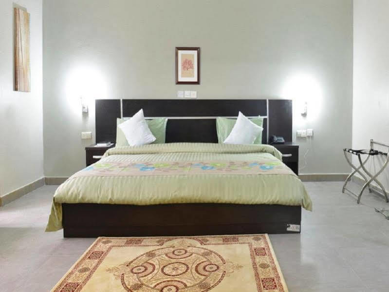 Sheer Luxury Apartments And Suites Αμπούζα Εξωτερικό φωτογραφία