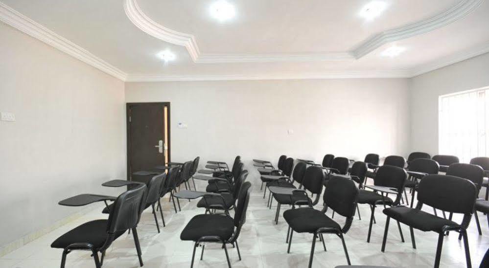 Sheer Luxury Apartments And Suites Αμπούζα Εξωτερικό φωτογραφία