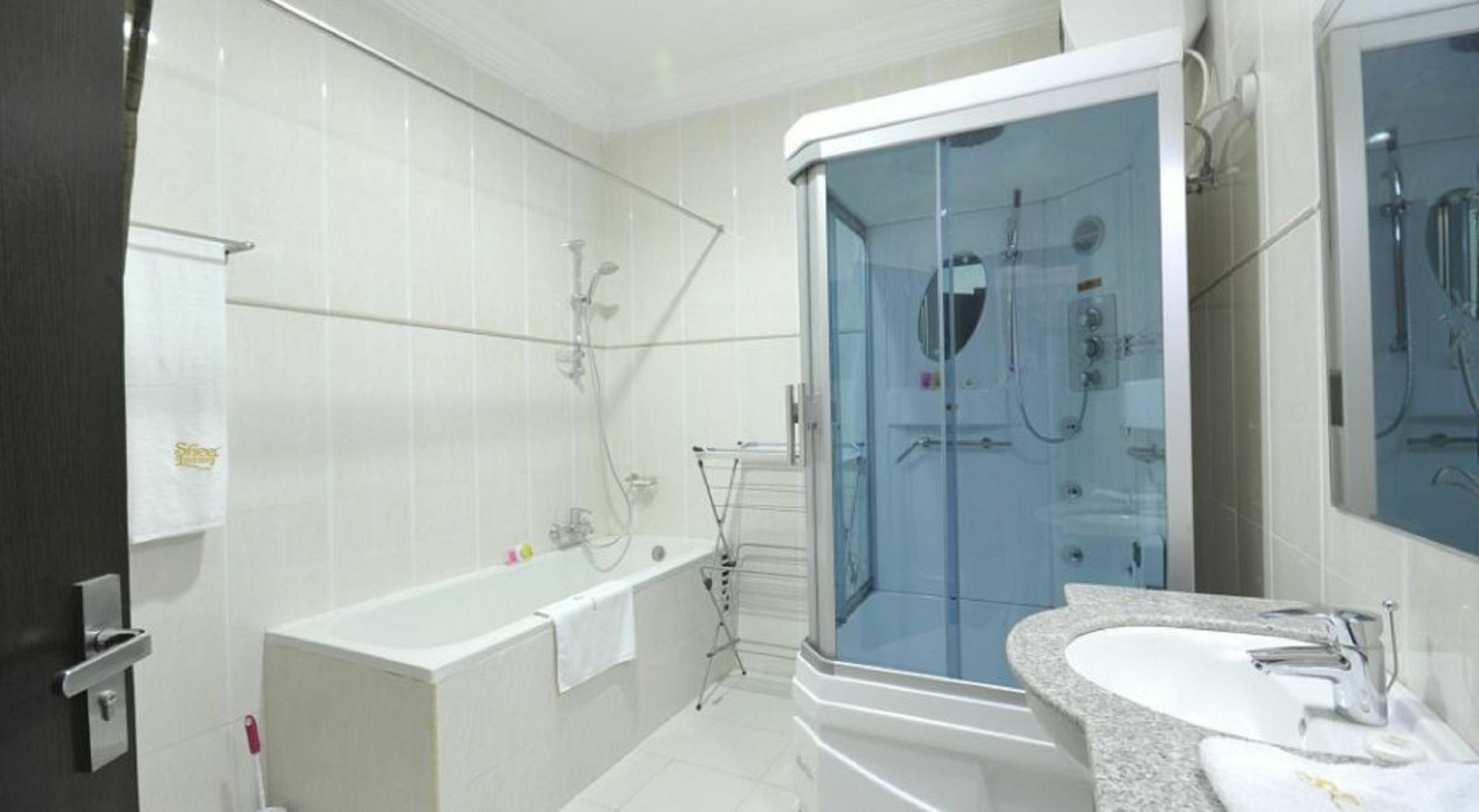 Sheer Luxury Apartments And Suites Αμπούζα Εξωτερικό φωτογραφία